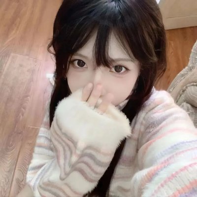 落在她身边